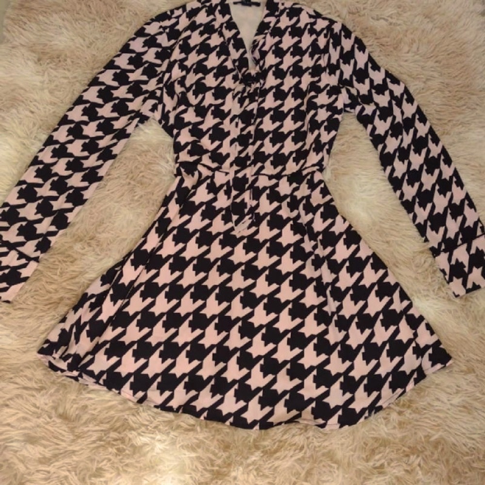 FOREVER 21 Pink & Black Houndstooth Mini Dress NWT Small